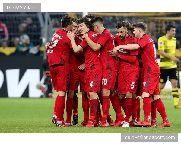 欧战席位关键战:弗赖堡与法兰克福赛前发布会互打心理战