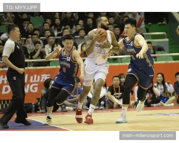 【2026年4月CBA联赛攻守转换效率数据观察·赛中·通讯现场侧记：山西与福建的对攻战，回合数创本赛季新高